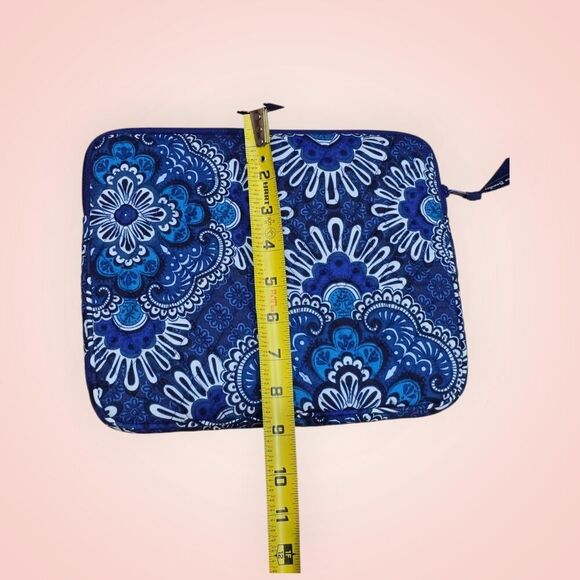 Vera Bradley Tablet Sleeve Blue Tapestry Universal Padded Women's - Picture 8 of 8